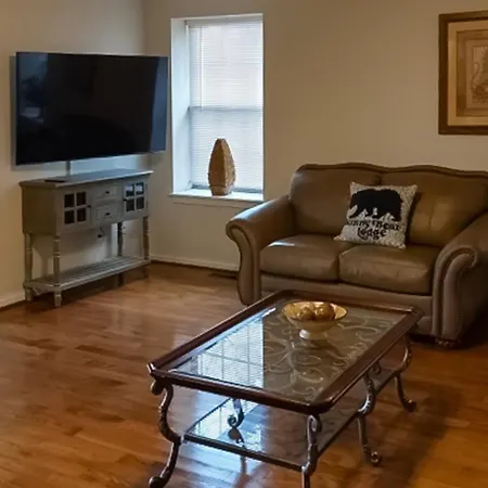 Skinny Bear Lodge